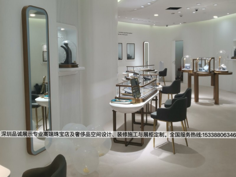 碧色珠寶平安中心旗艦店展柜設計