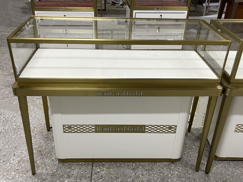 英國(guó)珠寶展柜